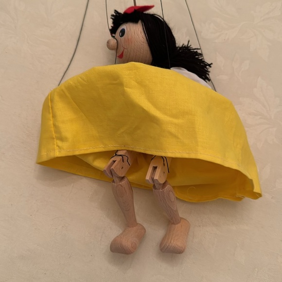 Marionette (wood puppet) Snow White 9” doll, 10” “string” (mlb) - Picture 5 of 8
